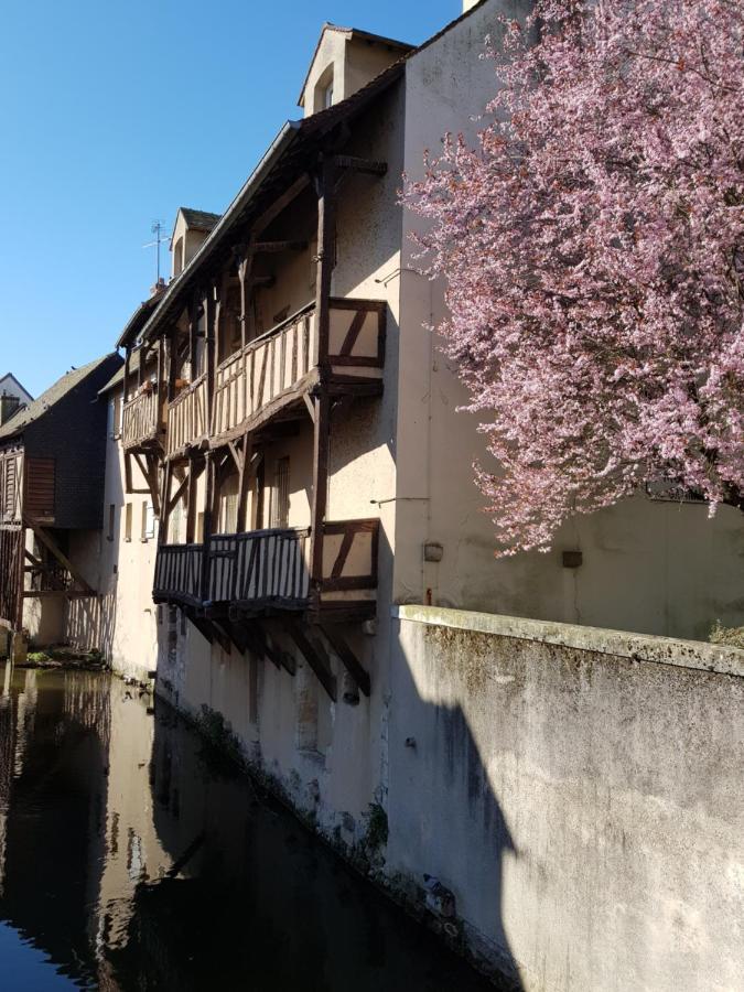 La Maison Virginie 1 A 2 Pers Charmant Hyper Centre- Cour- Parking- Linge- Fibre- Proximite Lac Canal Piscine Montargis Exteriér fotografie